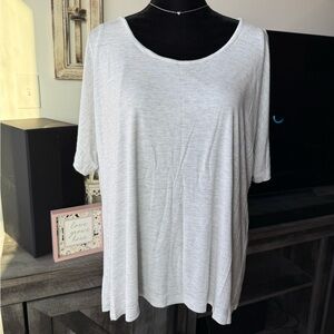 Women's Relaxed Scoop Neck Short Sleeve Tee - Light Gray